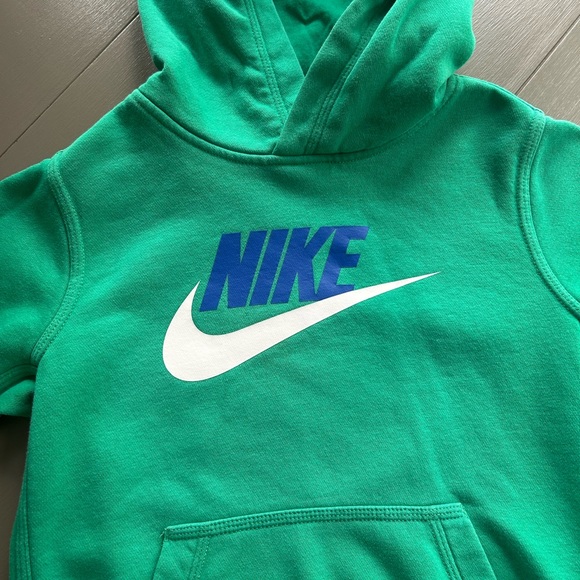 7 item Nike Bundle! Kids' Hoodie and Tee’s - Picture 3 of 6